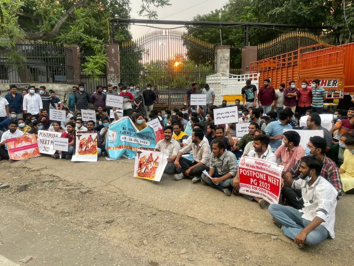 DrVindhya7's tweet photo. Making someone loose a year for no fault of their own is unacceptable. Postpone the exam and make all interns eligible
#plsPostponeNeetpg2022_HMji 
#plsPostponeNeetpg2022_HMji #POSTPONENEETPG2022
@mansukhmandviya @OfficeOf_MM @MoHFW_INDIA https://t.co/3K0chRQ24e