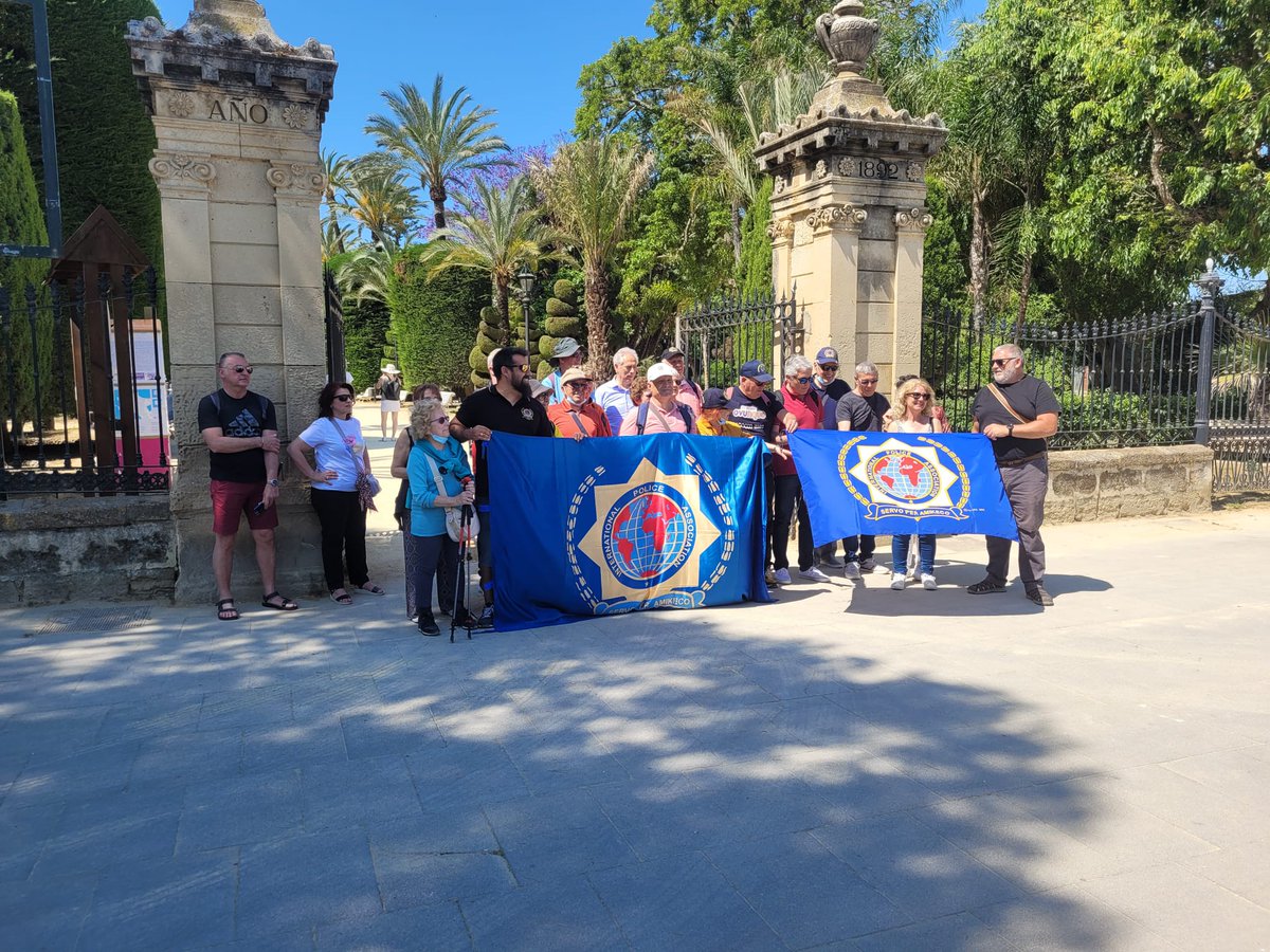 ipaandalucia's tweet photo. Han visitado la milenaria ciudad de Cádiz, compañeros de IPA Savona-Monaco, atendidos por nuestra presidente, tesorera y los socios, Javier, Ivan y José que han hecho posible que la visita haya sido un éxito.
#ServoperAmikeco
#IpaCadiz
#IpaAndalucia https://t.co/eAHZEt6foo
