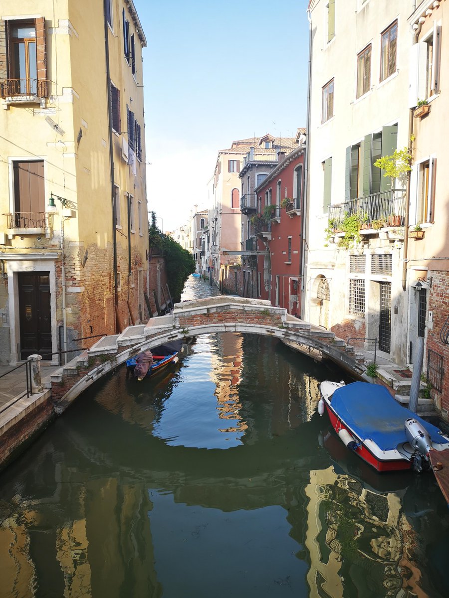 "No one can build you the bridge on which you, and only you, must cross the river of life"
- Friedrich Nietzsche)
Good morning #Venice

#aphotoofveniceaday #askmeaboutvenice #veniceblogger #veniceblog #instavenice #venicegram #venicephotos #venicecolors #instagood #venicecanals