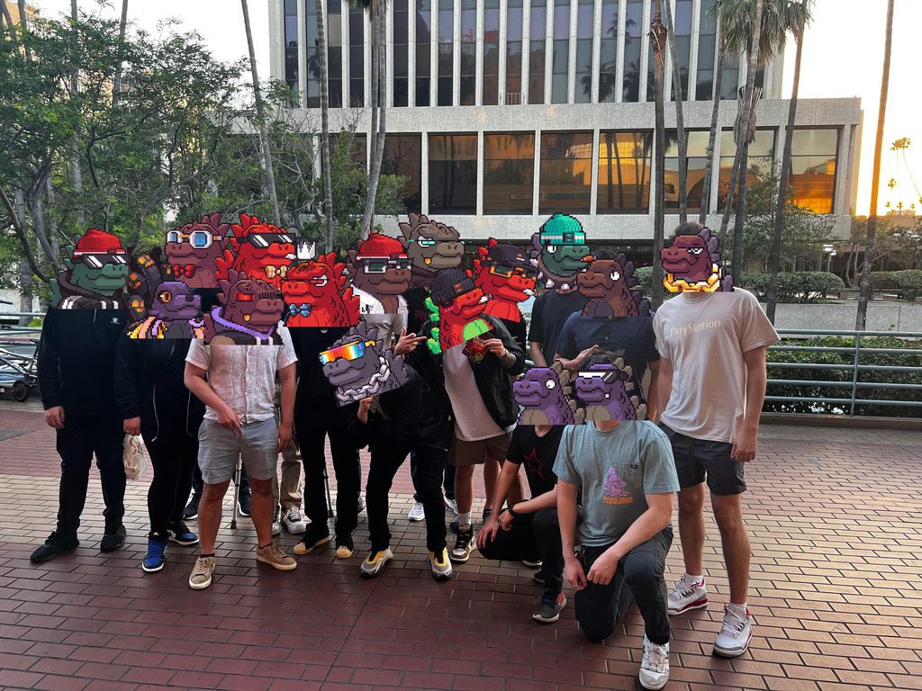 BalLin0207's tweet photo. @KaijuKingz SO CAL take over in KTOWN ! LETS GOOOO one of the best group in the nft space https://t.co/QWaXer2dL3