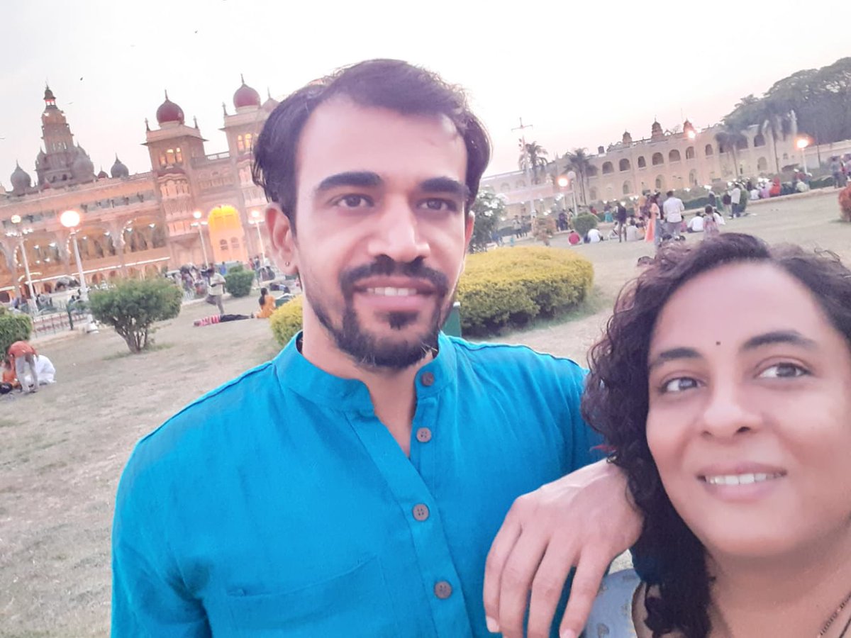 MuruganShruti's tweet photo. Magnificent #Mysuru had so much to offer in its slow paced lifestyle. Climbing up to Sadhguru spot was the highlight of our trip. Our furry friend who we found on the hill guided us to the spot & back. He even stayed & meditated. #noteveryday #dogsneednowords https://t.co/KZ3vrwlrwU