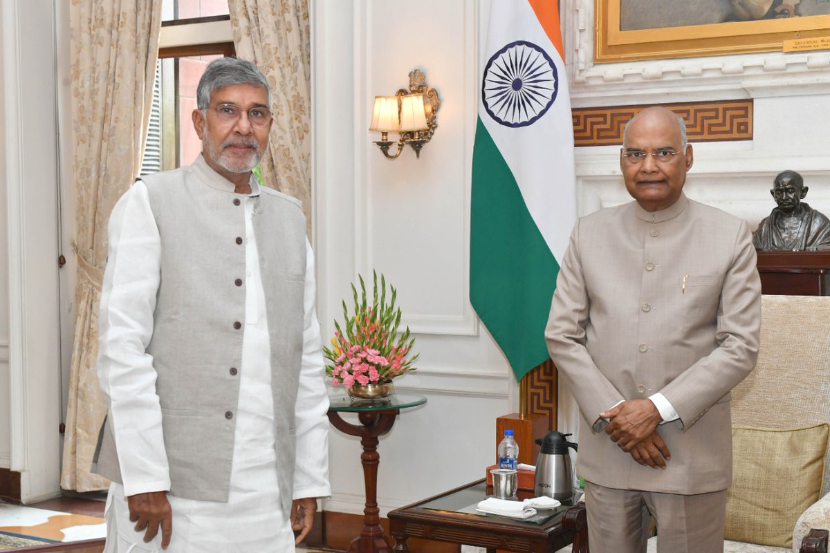 rashtrapatibhvn's tweet photo. Shri Kailash Satyarthi, Nobel Laureate and Chairperson, Kailash Satyarthi Children’s Foundation, called on President Ram Nath Kovind at Rashtrapati Bhavan. https://t.co/YynYGTQtrI