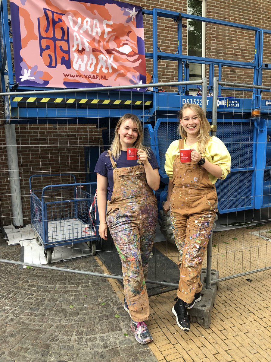 wijmenga_cisca's tweet photo. De stoere dames van VAAF zijn gestart met de ⁦Aletta Jacobs⁩ muurschildering op het Broerplein in het kader van 150 jaar Aletta ⁦@univgroningen⁩ 💪🖌🎨 https://t.co/ai3YGlhv9Z
