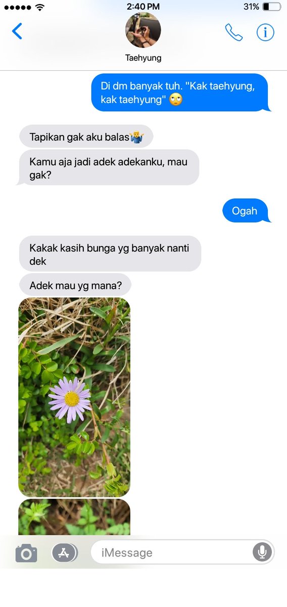 micasa95_'s tweet photo. — Taehyung two tweets au

; Adek mau yg mana? https://t.co/82Z0THt6qV
