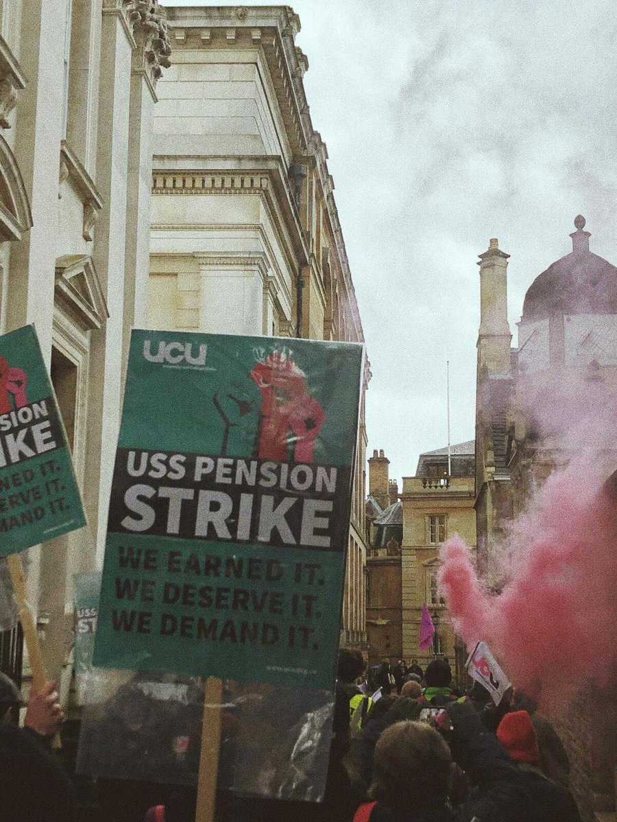 📅 27 MAY, 2 PM: J4CS RALLY 📅

On 27 May, our reps will make the case for a pay rise, paid training and secure contracts before the Senior Tutors Committee at Clare College.

We need 200 workers supporting them outside the College. RSVP here: bit.ly/3yrRTUW
