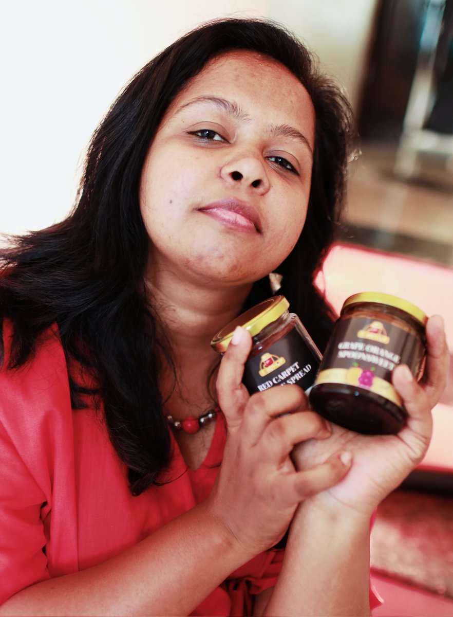 poohjaanena's tweet photo. Hello hello!! The sexiest sultriest Toast Up Combo of Red Carpet Courage Spread and the Grape Orange Spoonsweet at an unbelievable price! 
(Itne price mein u get only the #tippleads by the way.. 😜 ) Order now from the below link! 
https://t.co/gA83J7WgY6 https://t.co/vCIDautY6h