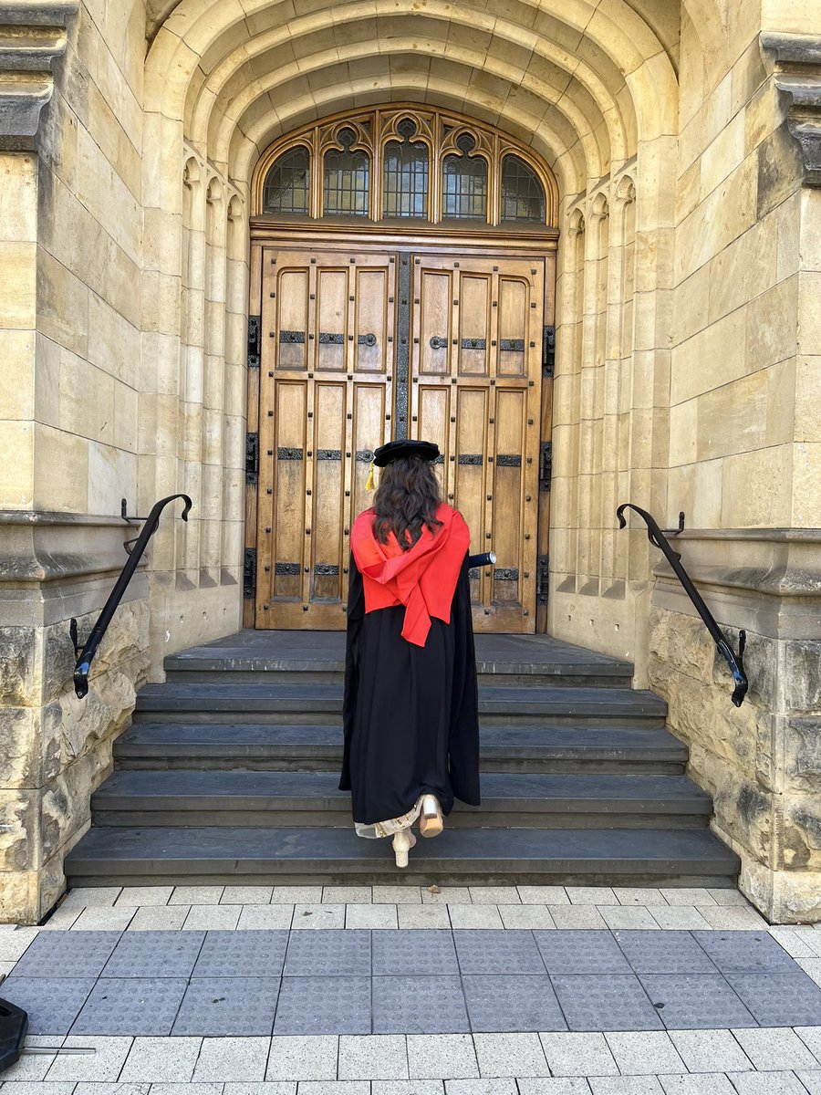 Dr Chloe Castle tweet media