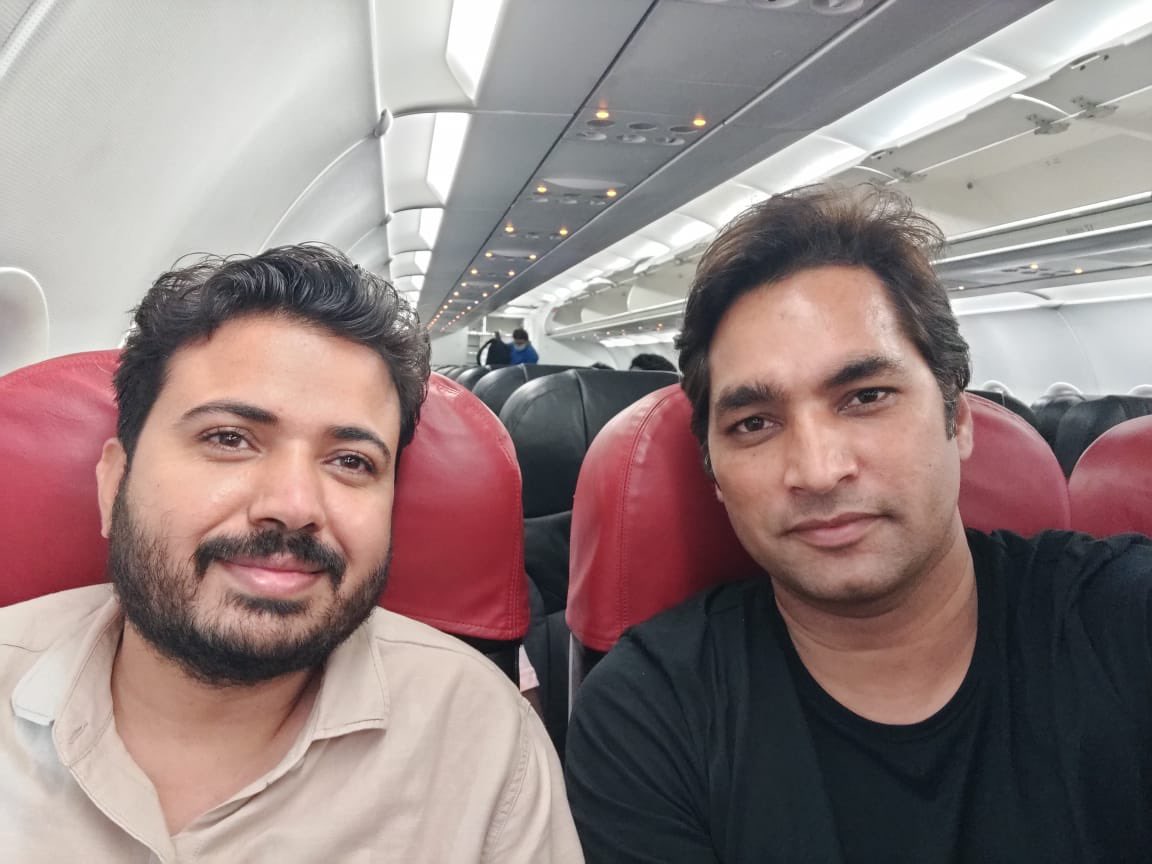 MahenderrCH's tweet photo. भगवान से मिले भाई @ipathak25 को राजेन्द्र नगर उपचुनाव का प्रभारी बनायें जाने पर हार्दिक शुभकामनाएँ । https://t.co/8NZJqnPjxU