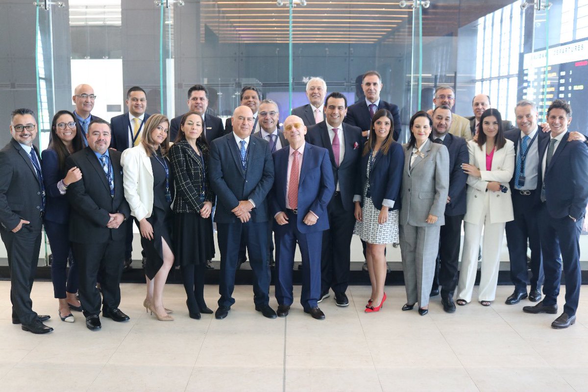 mzazueta1's tweet photo. Lunes 9 de mayo gran día para la continua modernización de @AeropuertoTIJ al inaugurar el NEP (Nuevo Edificio Procesador) de PAX’s para impulsar tráfico Internacional haciendo uso de @CrossBrdrXpress en hora buena equipo @aeropuertosGAP   #Lomejoryaestallegando ✈️✈️ https://t.co/yOcFC9xQKv