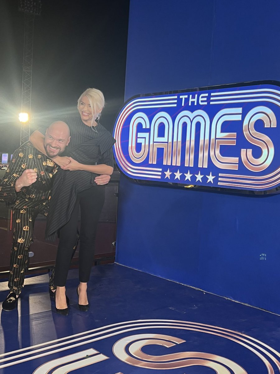 Claudio_Lugli's tweet photo. @Tyson_Fury donning The King of The Ring Suit 👑🥊
Live and direct from @TheGamesTV / @ITV 
Biggest pop of the night was the Gypsy King’s Arrival into the arena! https://t.co/7gL6erX041