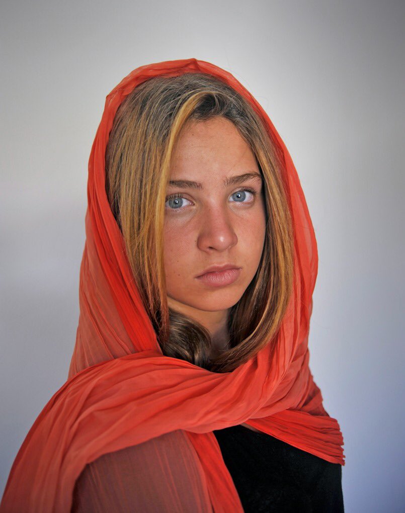 elabueloNFT's tweet photo. Gm ☀️❤️

Tribute to Steve McCurry.

@McCurryStudios 🧕🙌🏼 https://t.co/b5ubpqHfW9