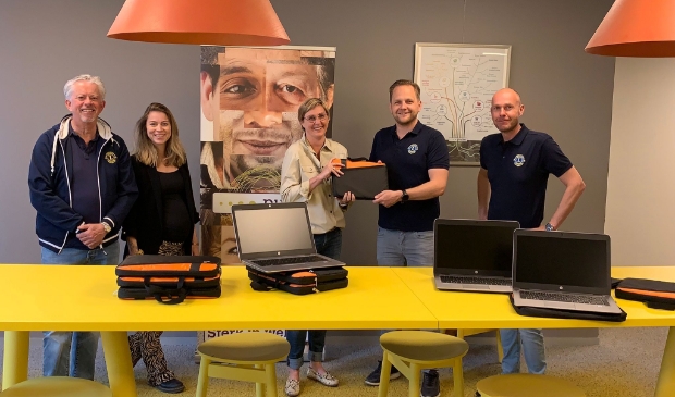 Schenking laptops helpt Oekraïners Nederlands leren #ijsselstein #lopik -  zenderstreeknieuws.nl/nieuws/algemee…