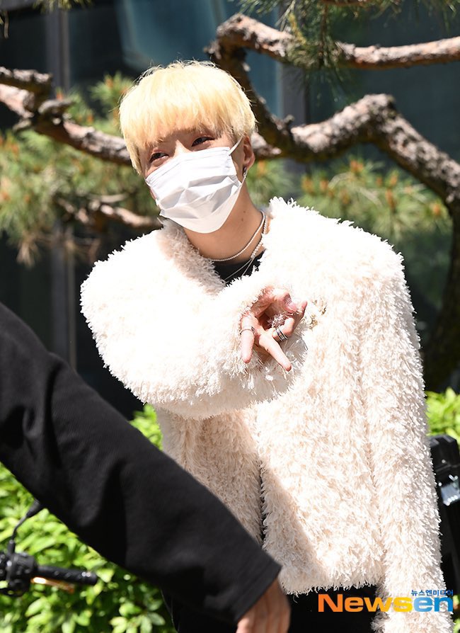 carrotbboy's tweet photo. 위너 갸루피스 https://t.co/jfxdNxIIVS