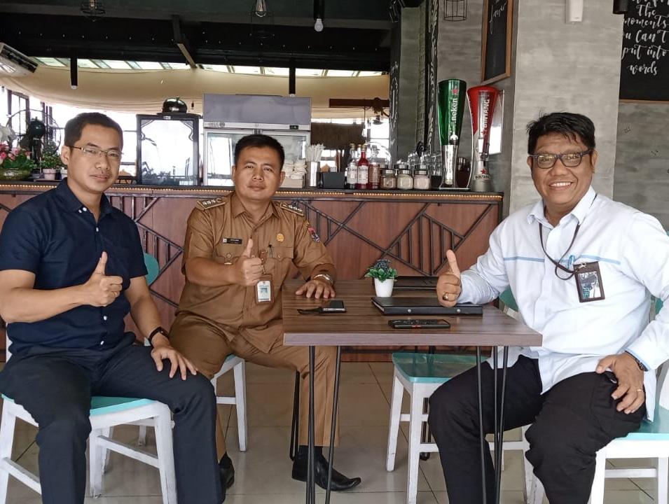 indralim83's tweet photo. Pak camat Timur 1 dan kepala PLN lubuklinggau https://t.co/M1GnHY8t88