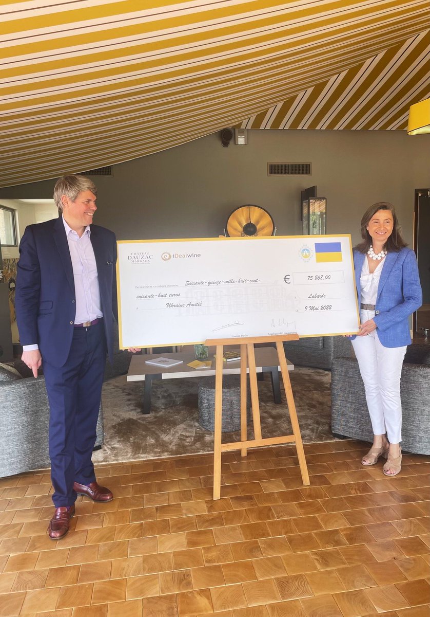 Ce lundi 9 mai a eu lieu au <a href="/DauzacChateau/">Château Dauzac</a>  avec <a href="/iDealwine/">iDealwine | FR 🇫🇷</a>, la cérémonie de remise de chèque à <a href="/UkraineAmitie/">Ukraine Amitié</a>. La mobilisation du secteur viticole a permis de récolter 75868€ pour cette association qui collecte des dons et des médicaments pour les populations civiles d’#Ukraine