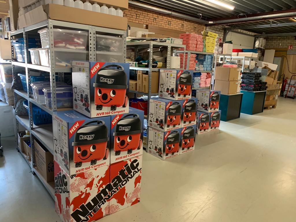 sanlynkro's tweet photo. Met de grote vakantie en de “grote”schoonmaak in zicht, hebben we onze voorraad verhoogd…dus van stofzuigers tot polymeren, van doekjes tot plastic zakken, bij ons kun je terecht. E-mail: Bestellingen@sanlynkroschoon.nl of via de webshop :):) https://t.co/T6XqAjBgNC