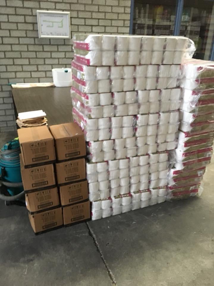sanlynkro's tweet photo. Met de grote vakantie en de “grote”schoonmaak in zicht, hebben we onze voorraad verhoogd…dus van stofzuigers tot polymeren, van doekjes tot plastic zakken, bij ons kun je terecht. E-mail: Bestellingen@sanlynkroschoon.nl of via de webshop :):) https://t.co/T6XqAjBgNC