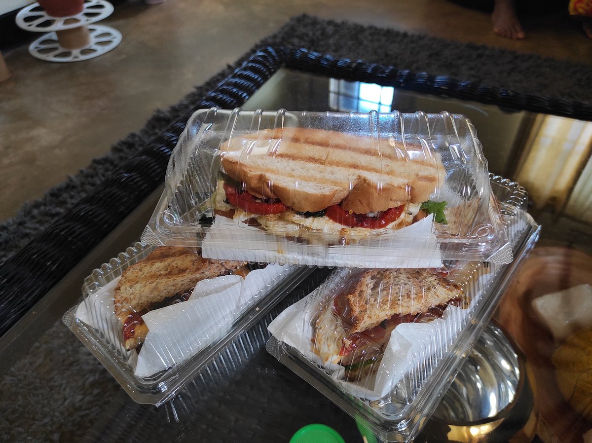 GardenMw's tweet photo. We're taking your Breakfast and Lunch orders for tomorrow's deliveries🥪🥪🔥🔥

MK2500 for the Exquisite Egg Sandwich and MK3000 Mad 🥓🍳

Delivery is free in BT CBD, Poly, Limbe Post Office area and Along the highway.

Contact 0997361553 https://t.co/G2NgNTDMvd
