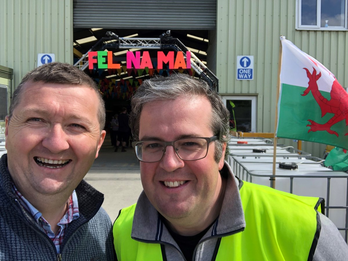 Great to support @GwylFelnaMai last Saturday.
Dda o be i gefnogi wyl Crymych ddydd Sadwrn diwethaf. 
<a href="/Rhiders/">Rhidian Evans</a>