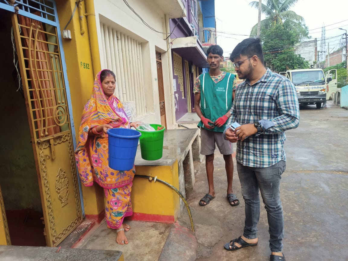 MC_Hinjilicut's tweet photo. Ward wise field verification for D2D collection and segregation at Hinjilicut Municipality to assure public , the importance of segregation waste . #KeepClean #StayHelathy..@HUDDeptOdisha @Ganjam_Admin @DUDA_Ganjam https://t.co/VbxD3bJCGQ