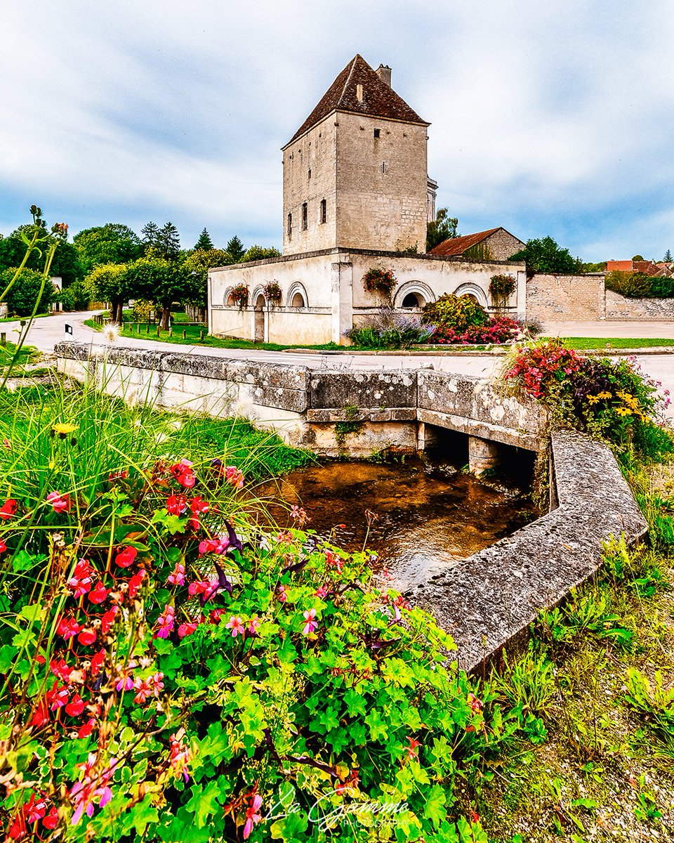 La_Gomme's tweet photo. Cravant- Bourgogne
#cravant #burgundy #yonne #bourgogne #photo #photooftheday #photographie #Nikon #nikonz50 #photography #campagne #France https://t.co/ZjkePLeW0M