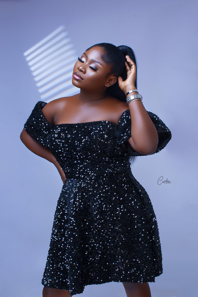 FavourTreasur16's tweet photo. Hello everyone say a few words of prayer for me 🤗🤗🤗🤗, God made it possible for me to see my Silver age yesterday...
Am so thankful, I felt so blessed, the love was overwhelming that I  forgot to make a post here... It's still my birthday, happy birthday to me 🤗🤗
#mayborn https://t.co/8eJyvAskIQ
