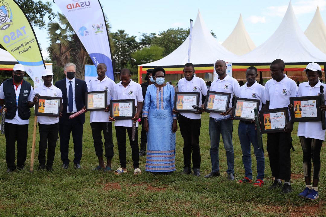 tb_uganda's tweet photo. Highlights from the #WorldTBDay2022 world Hon.@JaneRuth_Aceng minister of @MinofHealthUG awards #TBmarathon22 winners.
@ObulamuUganda
@StopTB
@USAIDUganda
@TASOUganda
#tuberculosisawareness
#tuberculosis
#TBmarathon22
#EndTBinUganda
#investtoendtb https://t.co/iJO6ntWugi