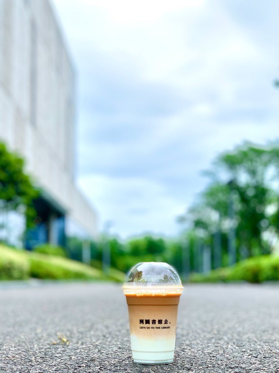 ningbolibrary's tweet photo. Rainy day.
Reading goes well with coffee.
#Ningbolibrary https://t.co/I2uQScotE8