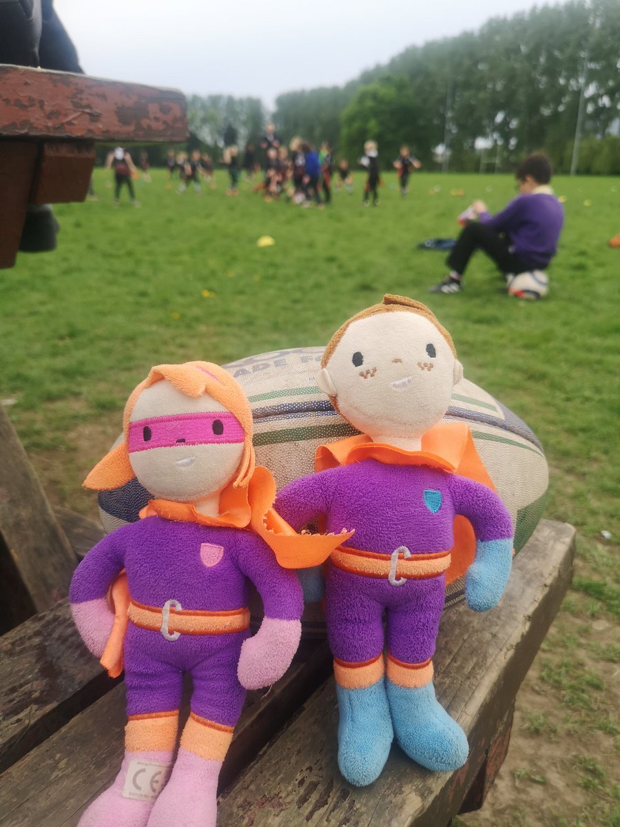 stapleton_jen's tweet photo. Jaxson enjoyed taking seren and sbarc to his rugby training and listening to some of his favourite songs on cyw ☺️ @YGCwmbran @SerenaSbarc https://t.co/EbJxF0AxBy