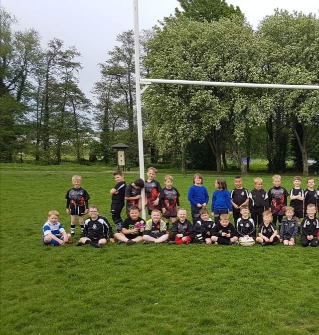 stapleton_jen's tweet photo. Jaxson enjoyed taking seren and sbarc to his rugby training and listening to some of his favourite songs on cyw ☺️ @YGCwmbran @SerenaSbarc https://t.co/EbJxF0AxBy