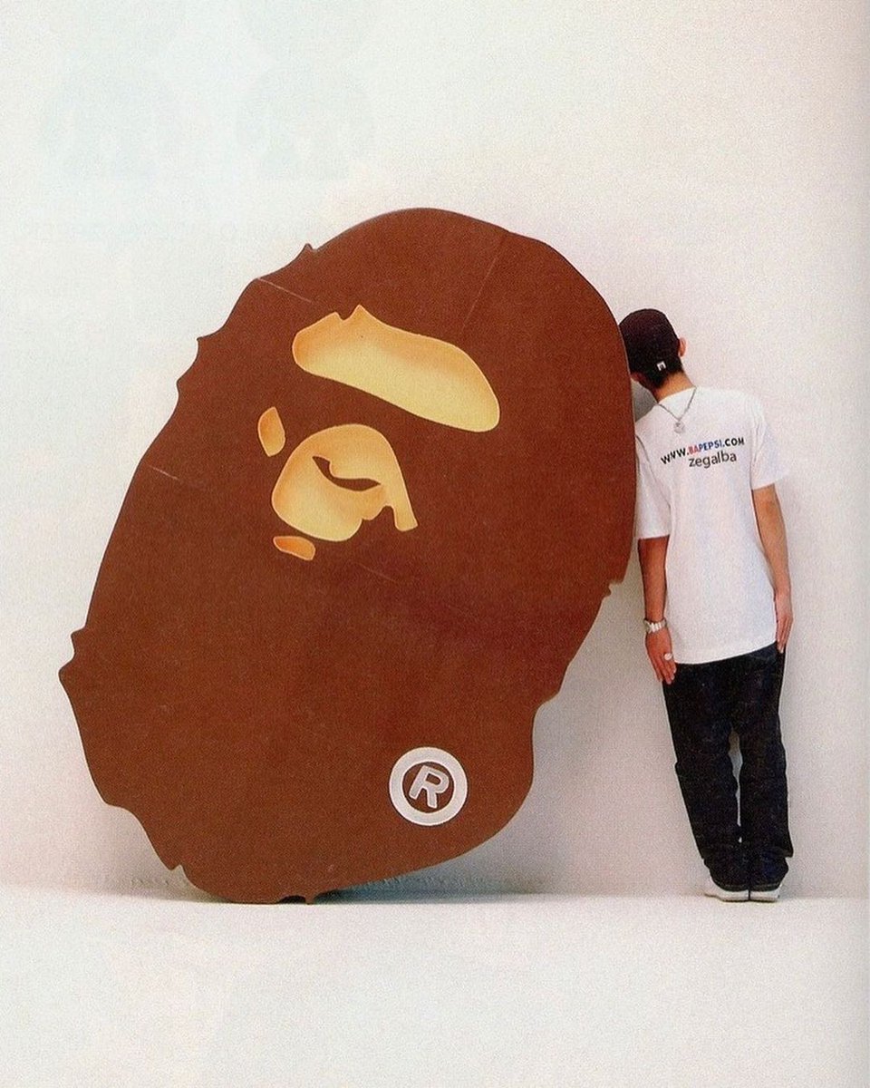CaminoTV's tweet photo. L'homme qui a inventé le logo Bape et beaucoup plus encore...

(thread) https://t.co/6raQopPYhn