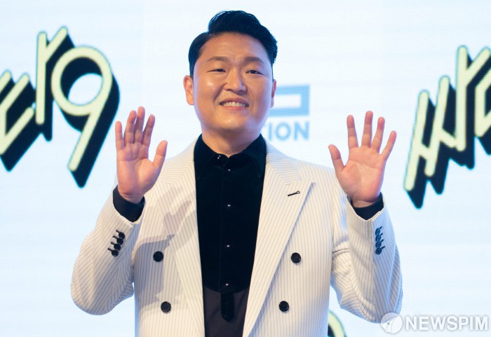 据 美国公告牌当地时间9日发布的最新数据 韩国歌手 Psy 朴载相 第9张正规专辑 Psy 9th Ssada9 主打歌曲 That That Prod Amp Feat Suga Of Bts 跻身百强单曲榜 位居第80位 Newspim 방탄소년단