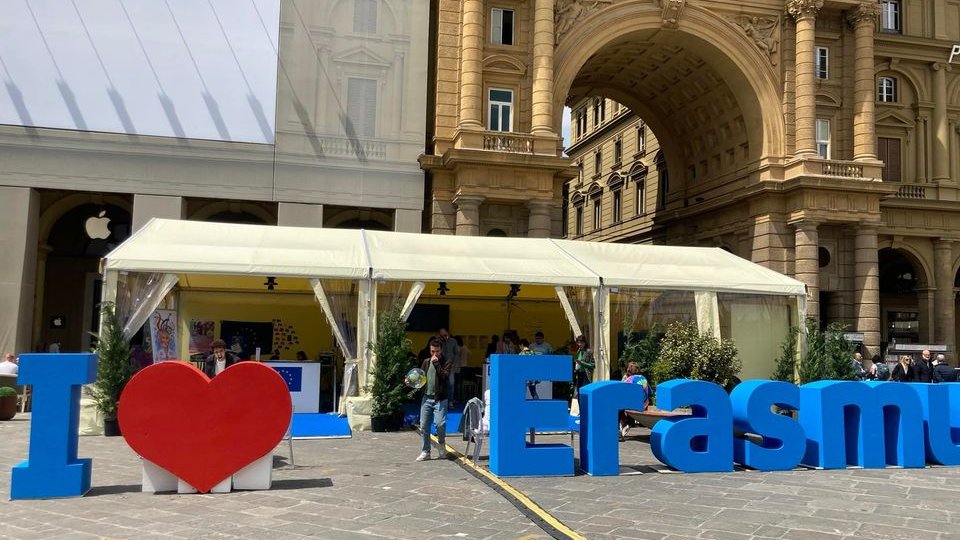 EuroNike tweet media