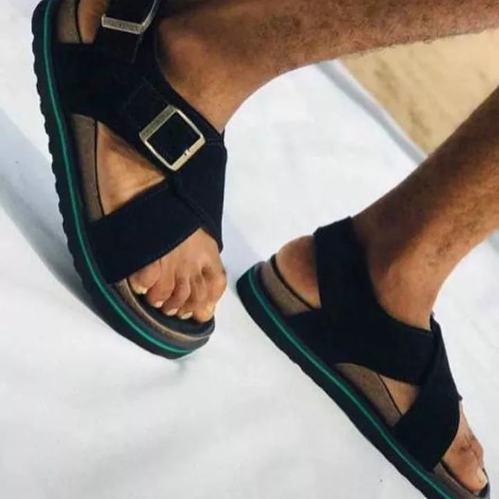 sshhh_bespoke's tweet photo. @_ololadee_e Patronise me for your quality handmade shoes

1st frame - N12000
2nd frame - N13000
3rd frame - N13000
4th frame - N11000

Location: Lagos,Nigeria
DM to place your order https://t.co/rKeN7miCeR
