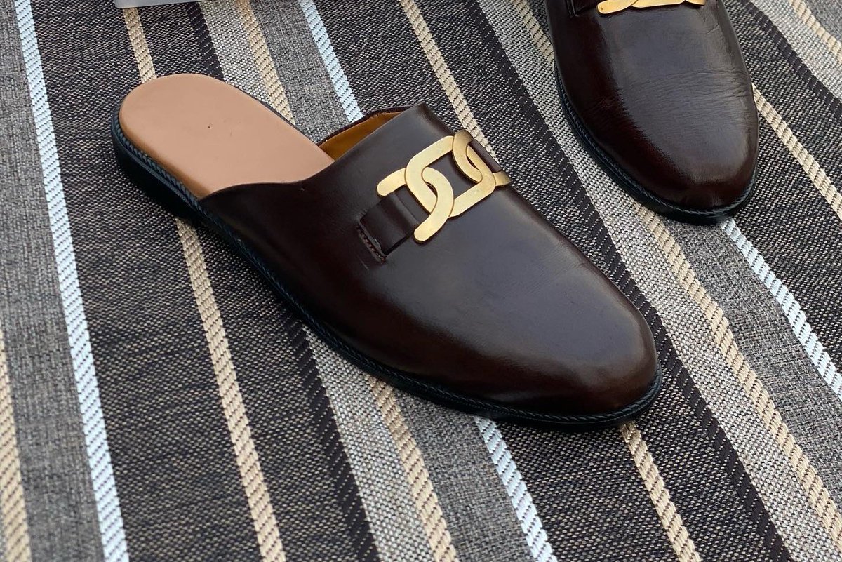 sshhh_bespoke's tweet photo. @_ololadee_e Patronise me for your quality handmade shoes

1st frame - N12000
2nd frame - N13000
3rd frame - N13000
4th frame - N11000

Location: Lagos,Nigeria
DM to place your order https://t.co/rKeN7miCeR