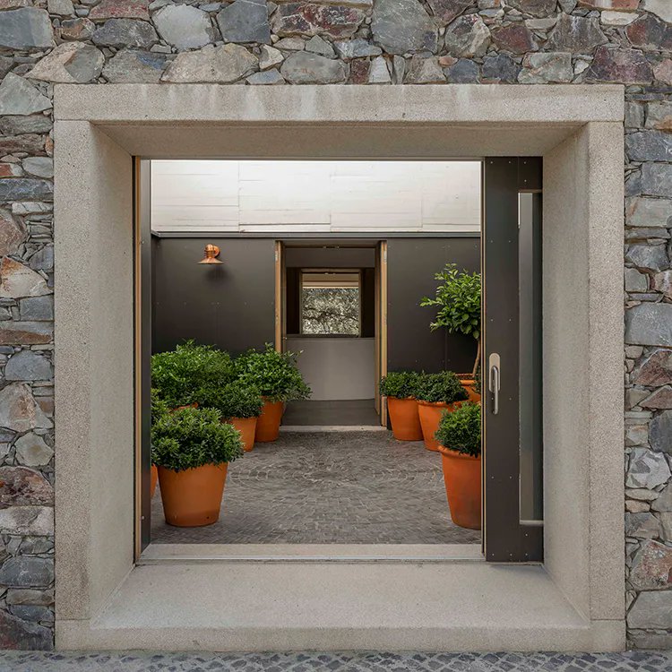retokommerling's tweet photo. #Proyectos _
 Casa de piedra en Cáceres diseñada por Tuñon y Albornoz arquitectos. 
Más info en su web https://t.co/V6s9Sge8xX
#Arquitectura #Architecture 

MÁS INFO EN SU WEB https://t.co/vOoRZ2Gvjc
