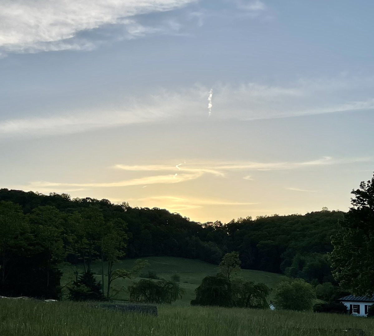 Crozetwx's tweet photo. #crozet Monday hit 68 &amp; today should make it to the 70s and that’s where we should stay for highs through Thursday. Clouds roll in late Thursday and it looks like another cloudy end of the week/weekend with rain but not quite as heavy as last weekend https://t.co/xkokn2KCzb