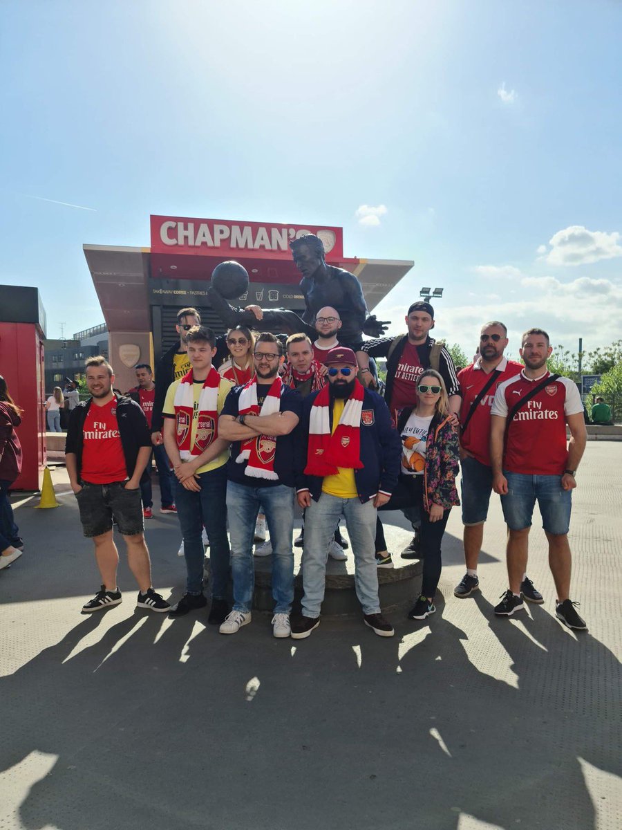 ArsenalPolandSC's tweet photo. Po powrocie pozostają...wspominki z meczu. 😀
Każdy kto był, potwierdza, że wyjazd był więcej niż udany. Jeśli chcecie z nami pojechać na mecz w przyszłym sezonie, a nie jesteście jeszcze w APSC, wyczekujcie postów o letniej rekrutacji.
#Arsenal #ArsenalPoland #MatchOfTheSeason https://t.co/jHtizqE2KZ