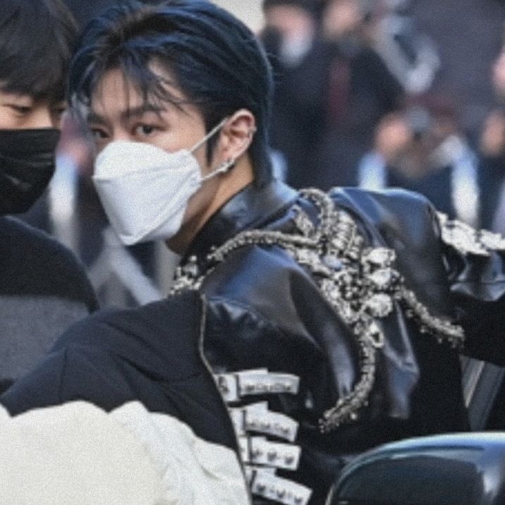 YUTENFILES's tweet photo. this ten                              with this yuta https://t.co/WswhU9SLH7