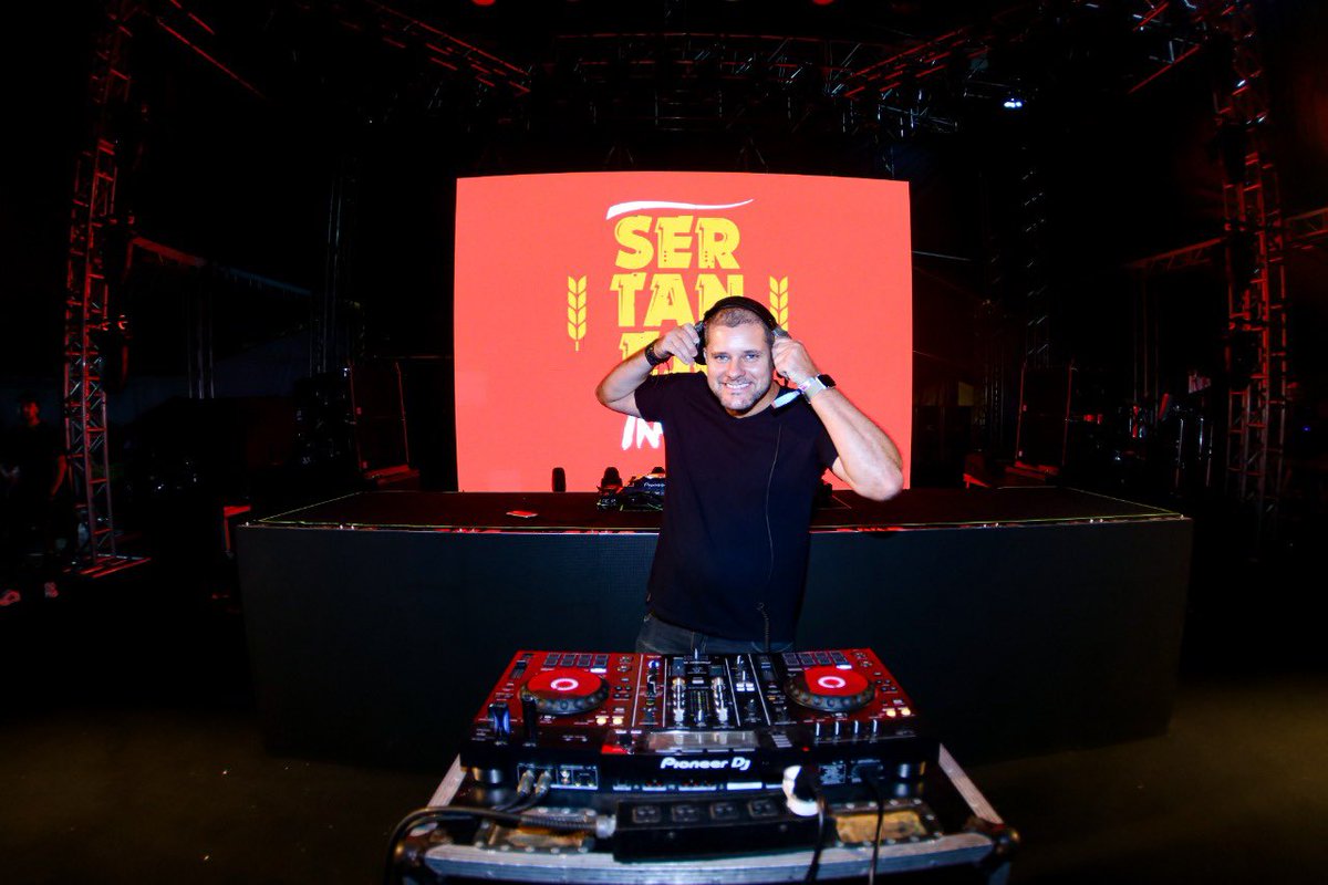 •10/05/2022
Hoje mais um ciclo de completa em minha vida! 365 dias conquistando, tentando e agarrando todas as oportunidades do mundo. Orgulho pela pessoas que eu sou e fui! Que venham mais aprendizados e momentos de felicidade para agradecer. Parabéns pra mim 🎂🎉