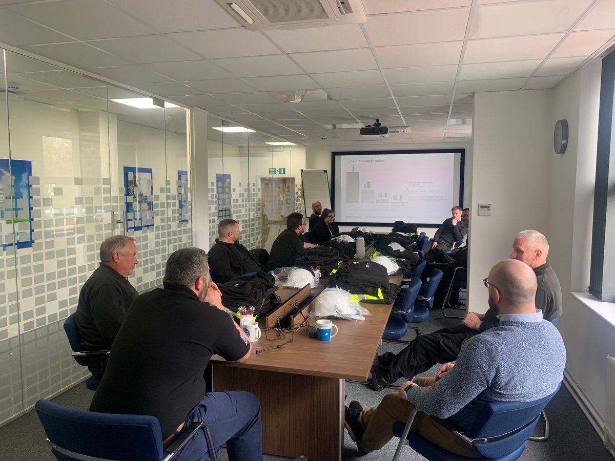 AirflowLtd's tweet photo. Had a great day with our engineers at our training session. We all received brand new workwear and merchandise with our updated logo!

Feel free to contact our sales team for any enquiries: sales@airflow-compressors.co.uk

#AirFlow #compressors #gasgenerators #airsolutions https://t.co/Wm9TdxPsPe