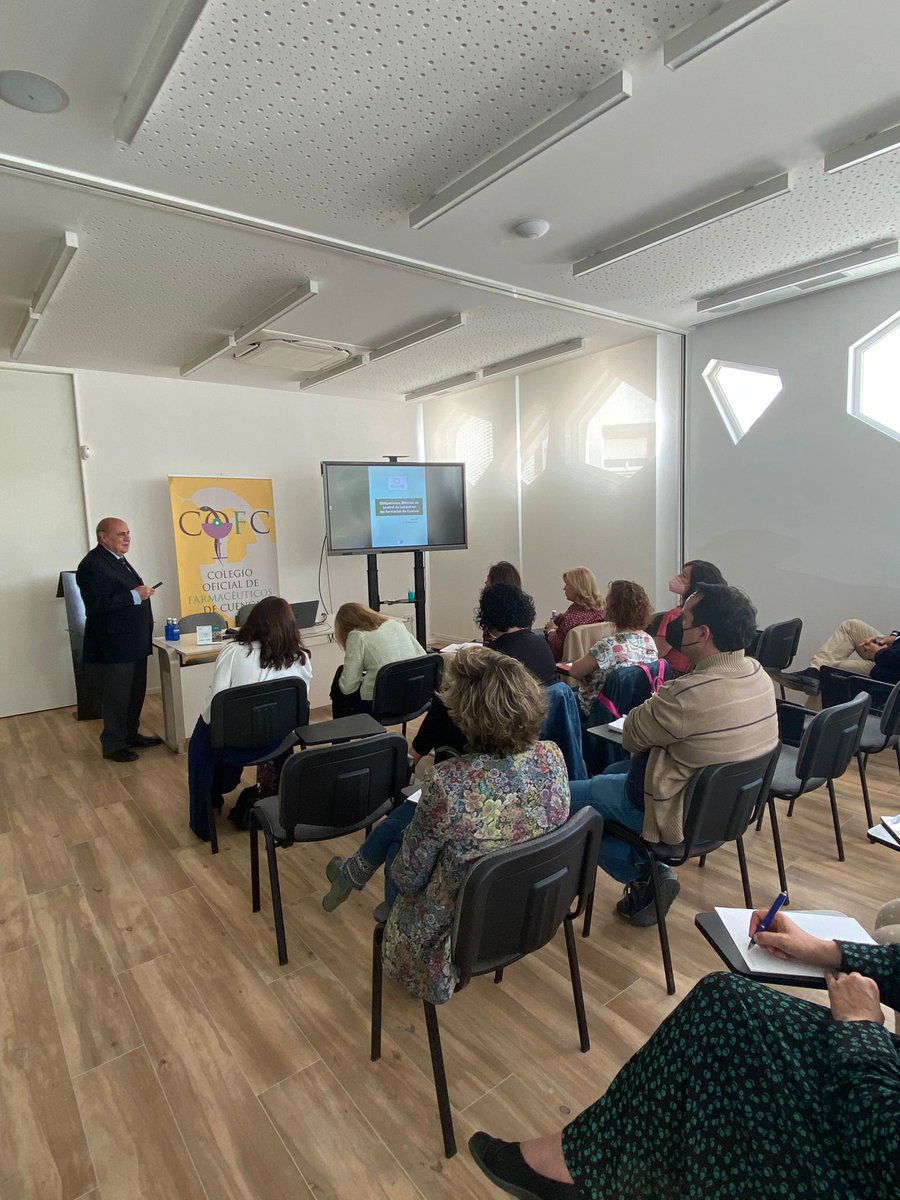 FEFCAMfarmacia's tweet photo. Ayer estuvimos en @COFCuenca con @abogadofarmacia @grandafarm @Mediformplus  abordando las cuestiones que más preocupan a las #farmacias de #CLM: la formación en gerencia, la prevención de sanciones y la defensa jurídica https://t.co/n4F78RMcp8