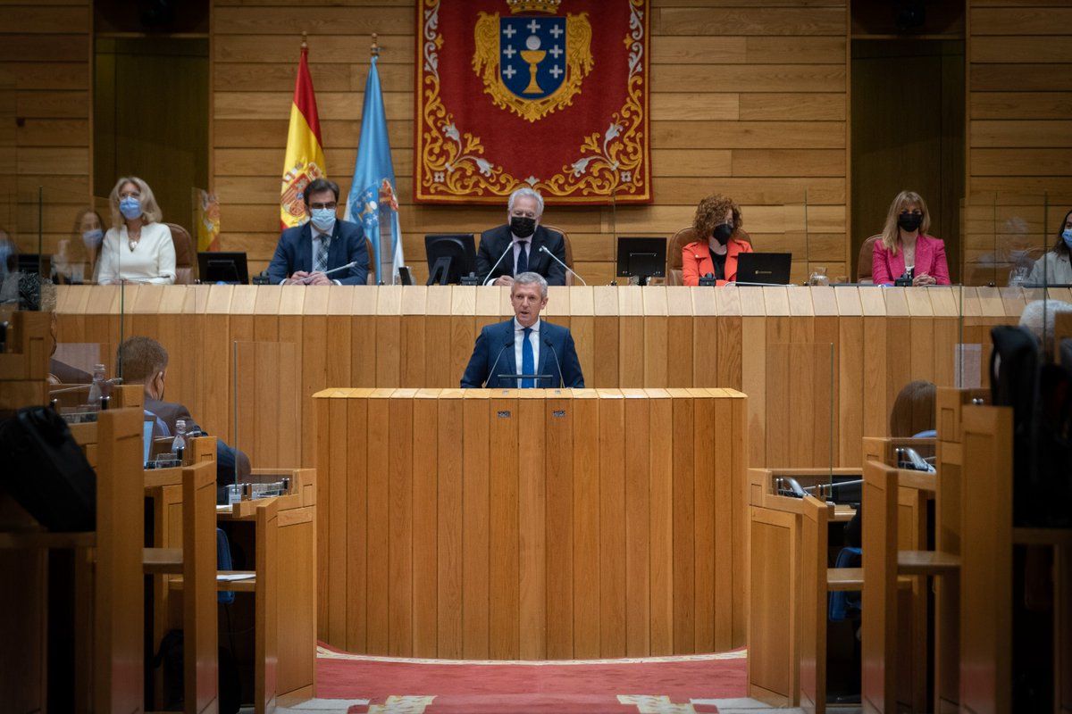 AlfonsoRuedaGal's tweet photo. Desde a experiencia, a responsabilidade e a esperanza, comparezo no @Par_Gal para solicitar o seu respaldo para ser o próximo presidente da @Xunta.

Quero que Galicia siga sendo referente da normalidade excepcional coa que marcamos o rumbo do resto de España #InvestiduraGalicia22 https://t.co/bvIsP1Y54A