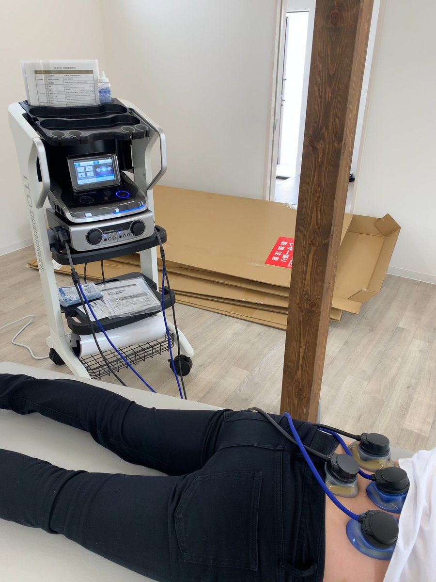 yukifujiwara12's tweet photo. 三重県に開業納品。あとはトムソンベッドの納品待ち。トムソンベッドは注文から入荷まで三ヶ月かかりました。ぎりぎりオープンに間に合いそう。
#itolator1916 
#es5000 https://t.co/EgYm2rdZnO