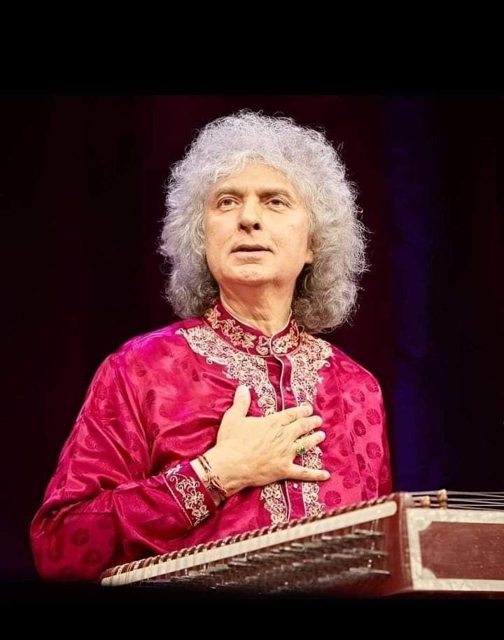 MauliSharmaa's tweet photo. A Shocking and Huge loss to Indian Music. #RIP 🙏🏻 #PanditShivKumarSharma
He will always be remembered for bringing back Santoor to the centre of Indian Instruments. https://t.co/oMUMMU36Iy