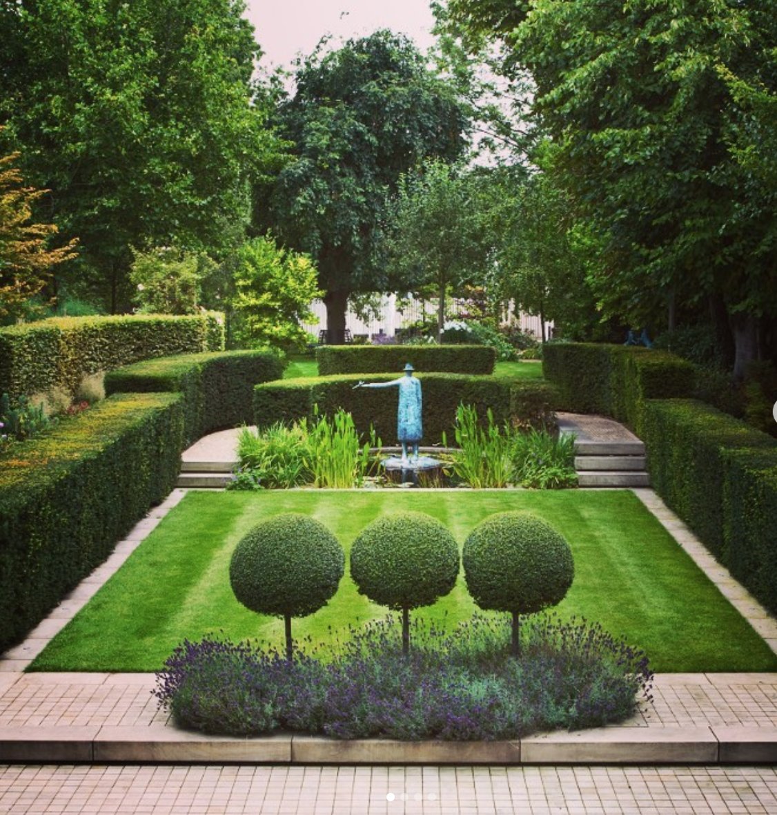 BeRichmondUK's tweet photo. 22nd May from 11am - 5pm, 12 of Richmond Hill's most gorgeous private gardens will be open for visitors. Tickets £12.50 on the day from St Matthias Church or in advance at https://t.co/8ZDMveMJWW🌿
#liveworkexplore https://t.co/jt6xn7M04S