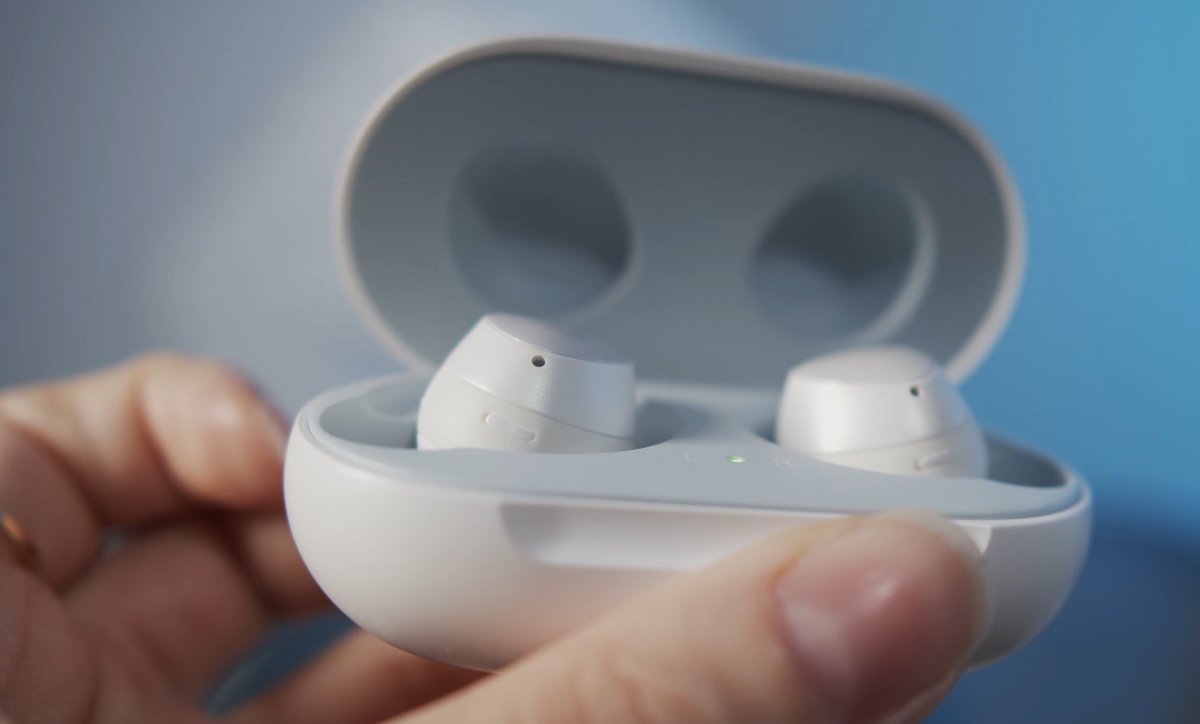 Tecnovedadesyt's tweet photo. Me gustaría una explicación @SamsungEspana cómo puede ser que en vuestro Plan Renove queráis quitarle LA MITAD del valor a este dispositivo porque según vosotros tiene marcas de desgaste, adjunto fotos previas al envío para video en youtube, sigo... https://t.co/7LJo4cR2Mm