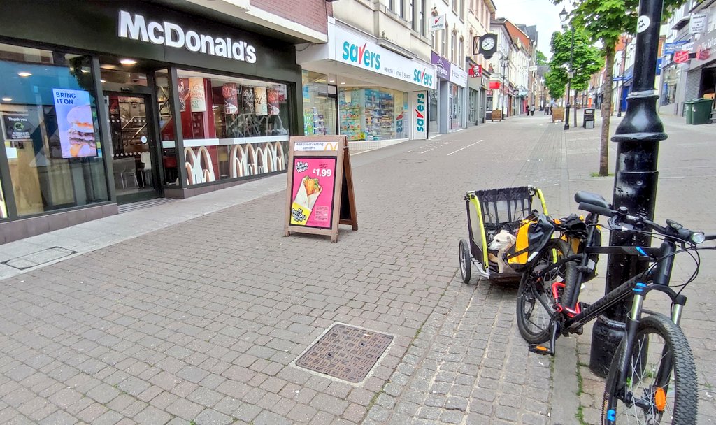 Firesnapper999's tweet photo. Morning bike out with my #4PawDrive #HairySon. Trying for 700 Heart Points this week, day 1/7. My daily single #CaffeineResus treat at McD followed by #DecaffResus & Porridge at @CostaCoffee #FarnboroughBusinessPark, Benson ensuring the porridge pot is clean ready for recycling! https://t.co/U4u4y7FEKF