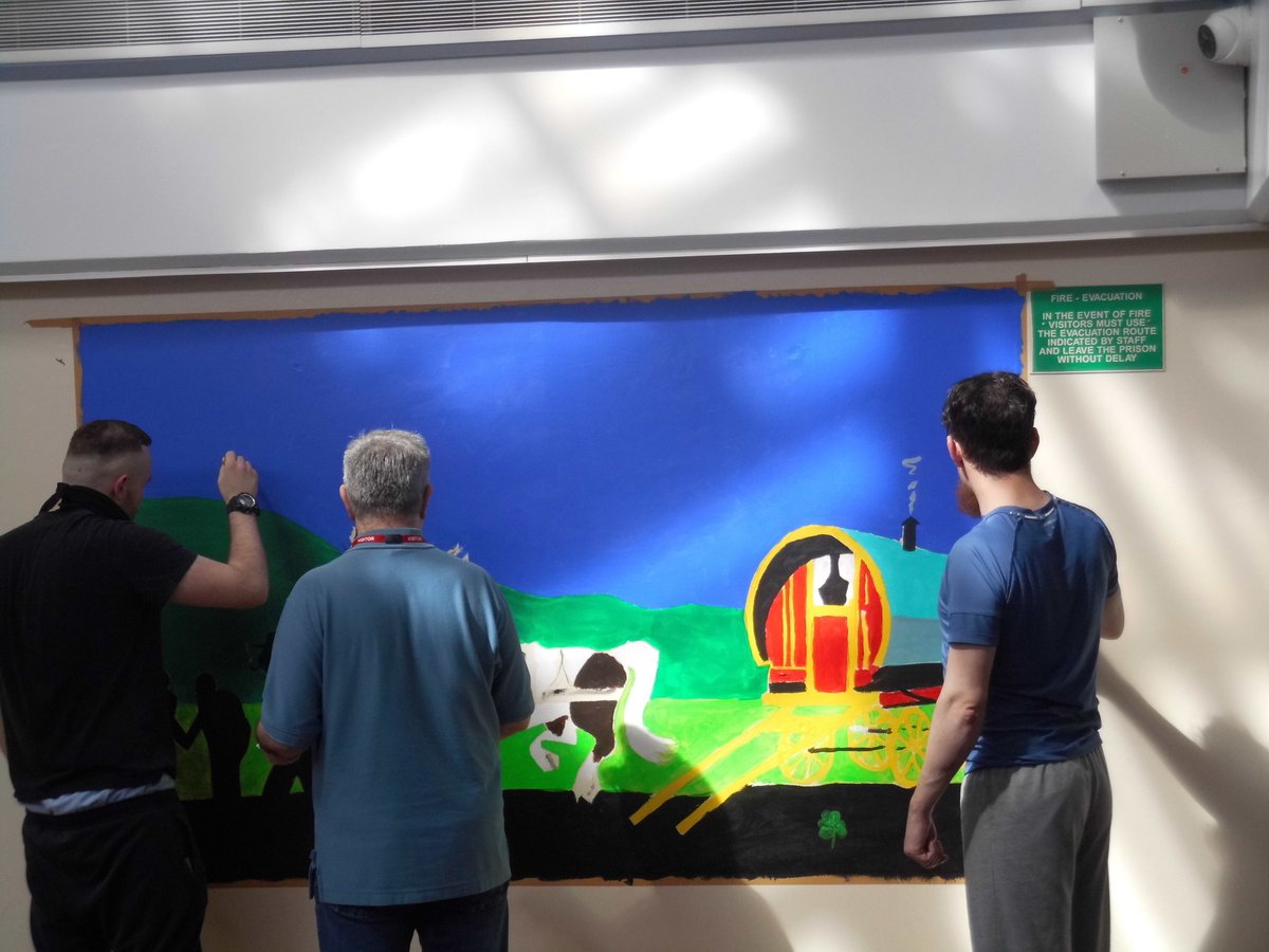 HMPYOIBedford's tweet photo. Art has the power to transform, to illuminate, to educate, inspire & motivate.
Thank you to @IrishinLuton and @HanleyNoelette for inspiring our #gypsytraveller prisoners in participating our #mural for our visits centre.
#Families #DiversityandInclusion https://t.co/eDanLgNbp2