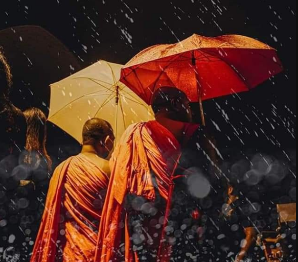 DDewwandi's tweet photo. The whole world witnessed 31Days of peaceful protest with immense tolerance isnt weakness,But infinite Strength towards noble Goals of SriLankan Nation As one,without any divisions;This'd be a Global Lesson &amp; a turning point;May God Bless SRILANKA🇱🇰 #GoHomeRajapakshas #ProtestLK https://t.co/R6MGtfwl82
